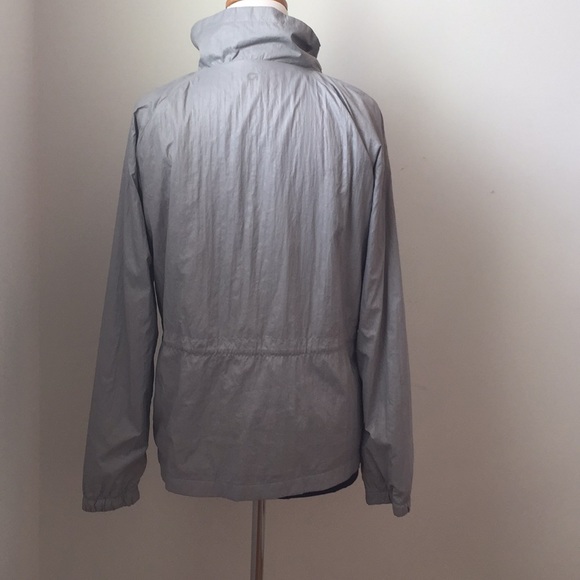 GAP Fit Ruffle Front Jacket - Picture 6 of 8